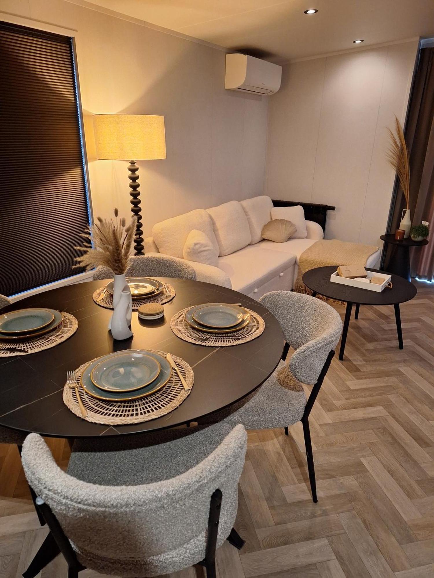 'Relax Lodge Sea' - Wellness Lodge In Zeeland - Private Sauna - Airco - Garden - Outdoor Swimming Pool - Free Wifi, Towels & Bed Linen Heinkenszand Esterno foto