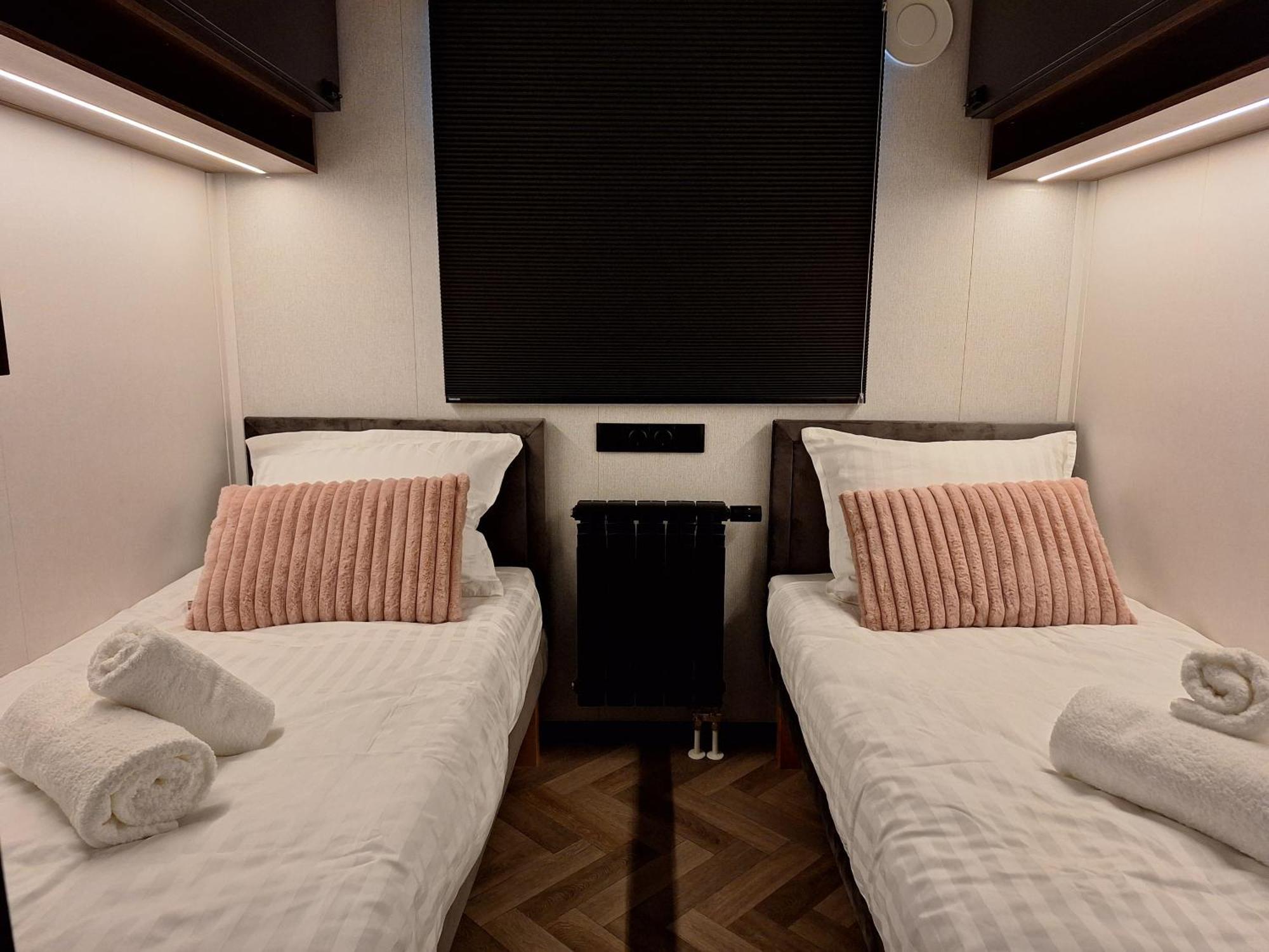 'Relax Lodge Sea' - Wellness Lodge In Zeeland - Private Sauna - Airco - Garden - Outdoor Swimming Pool - Free Wifi, Towels & Bed Linen Heinkenszand Esterno foto